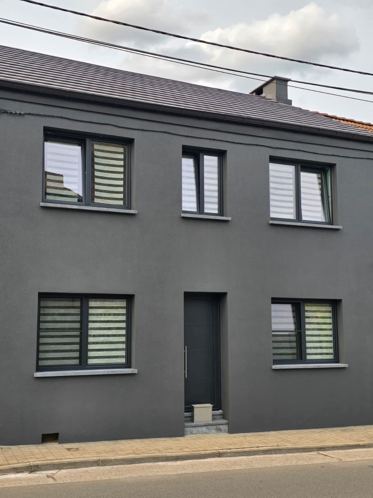 FENETRE NOIR MOUSTIQUAIRE